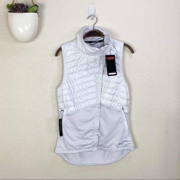 ✖️SOLD✖️•NIKE• Essential Quilted Running Vest - Picture 2 of 13